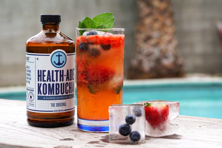 berry spritzer kombucha cocktail